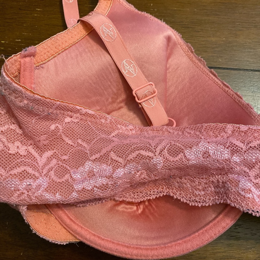 Pink Bra - Picture 4 of 4